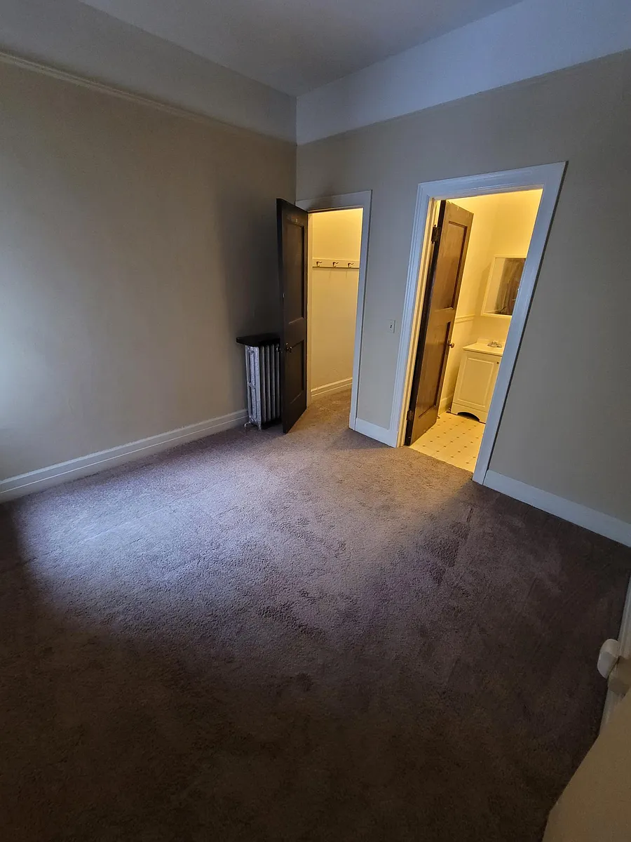Building Photo - 1214 W Sprague Ave #32