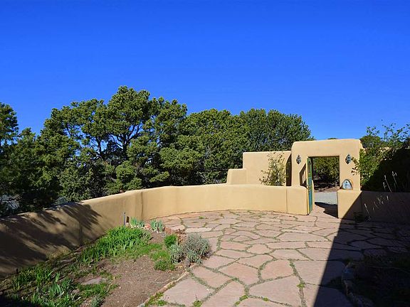 2nd image of 113 Camino Encantado
