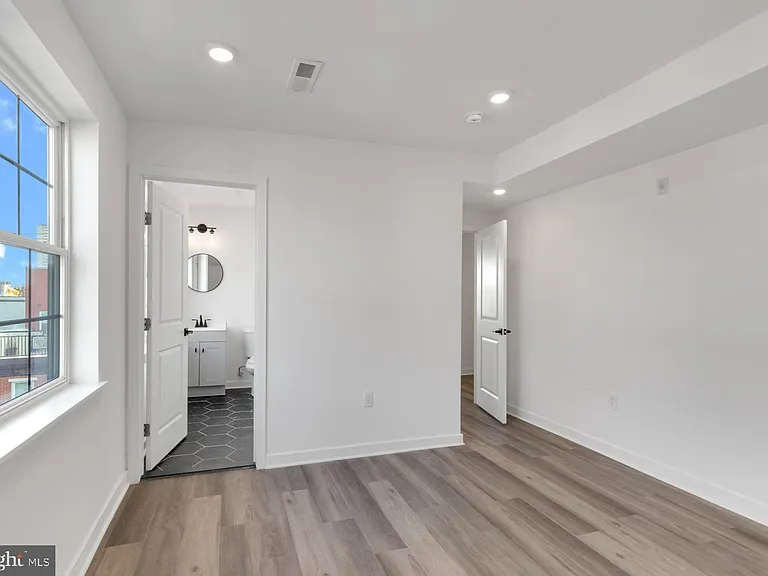 1116 S 7th St #2 — Photo 25