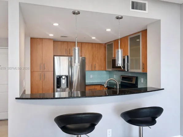 7900 Harbor Island Dr APT 622, North Bay Village, FL 33141