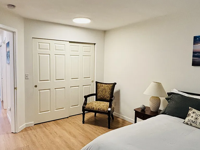 19. Full size Bedroom Closet