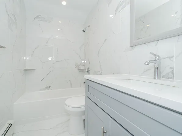 22 Oakville Street image 13 of 16