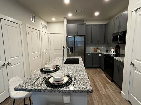 (undisclosed Address), Houston, TX 77003