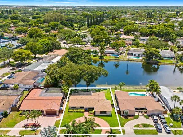 1720 NW 105th Avenue, Pembroke Pines, FL 33026
