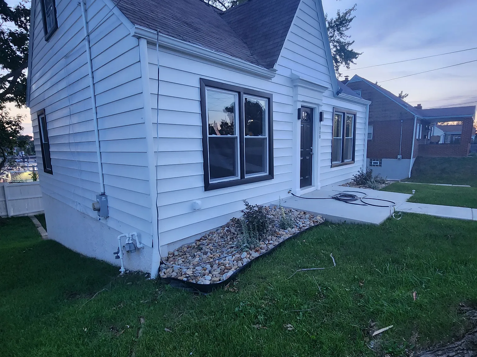3 bed, 1000 sqft, $2,100 — Photo 3