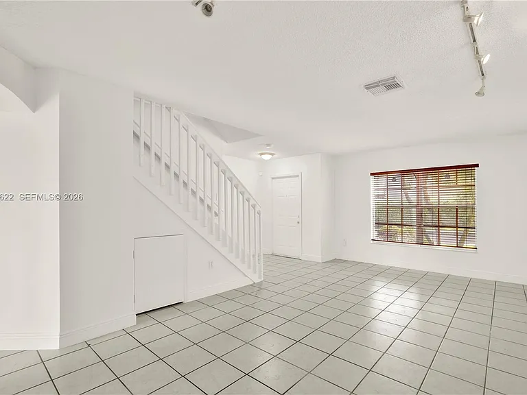 16301 SW 100th Ter — Photo 6