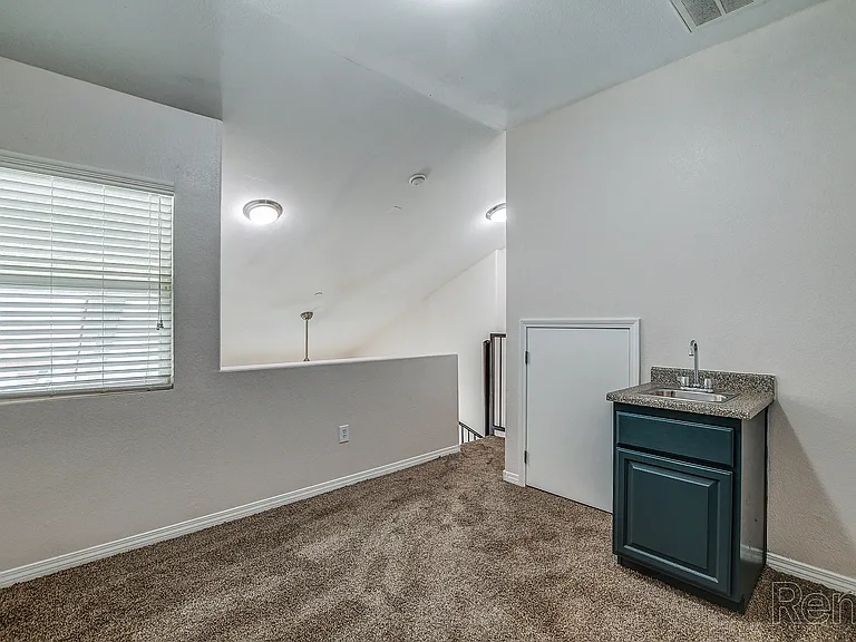 Fleetwood Apartments — Photo 45
