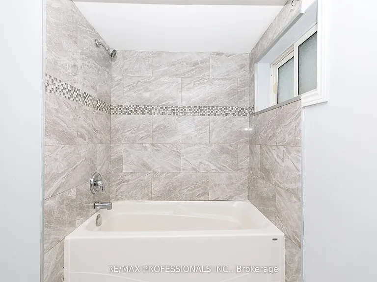 16 Nello St #BASEMENT — Photo 17