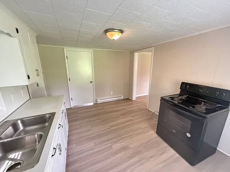 605 Grant Ave — Photo 7