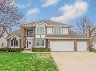 26W010 Macarthur Ave, Carol Stream, IL 60188