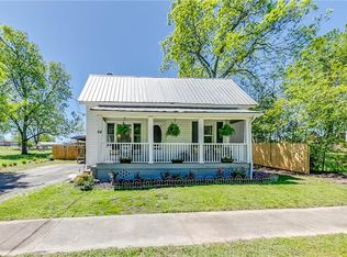 64 Madison St, Commerce, GA 30529