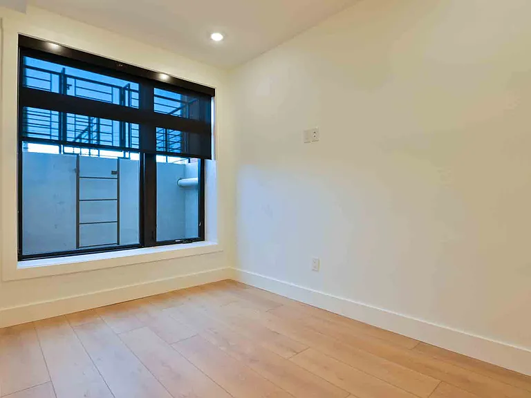 2641 4th St NE #1 — Photo 9