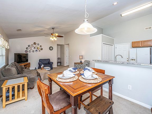 4th image of 9832 Stockport Cir