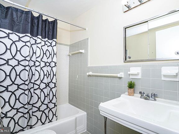 5th image of 10224 Rockville Pike APT 102