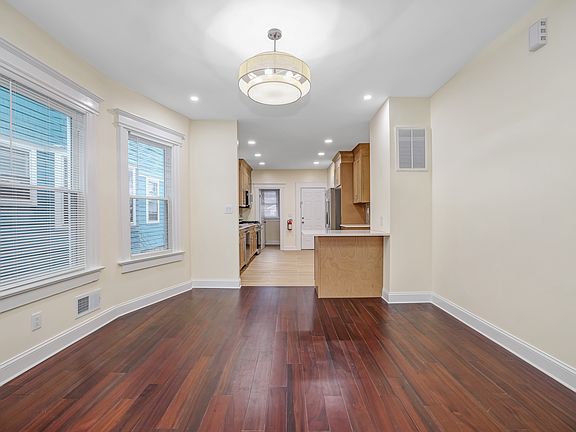 2nd image of 40 N Willow St Floor 1