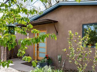 108 1/2 Huddleson St, Santa Fe, NM 87501