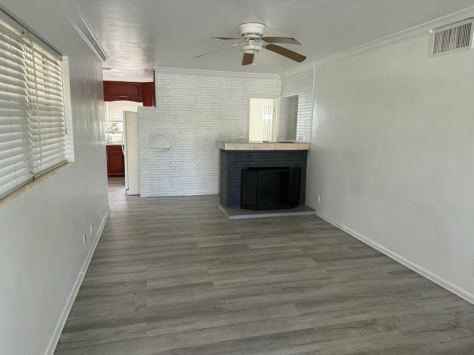 2 bed, 1.0 bath, 901 sqft, $2,100 — Photo 2