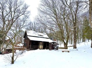 11256 Quaker Valley Rd, Cazenovia, WI 53924