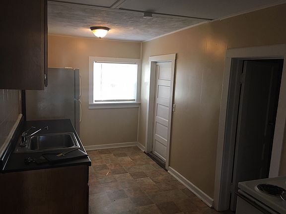 3rd image of 331 1/2 W 2nd St #1