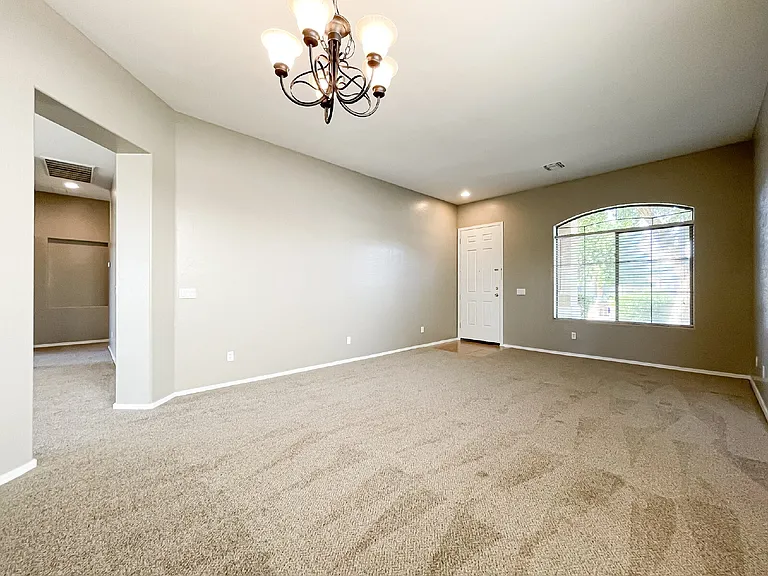 3529 W Belle Ave — Photo 3