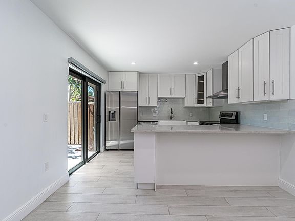 4th image of 3100 Spanish Wells Drive #B