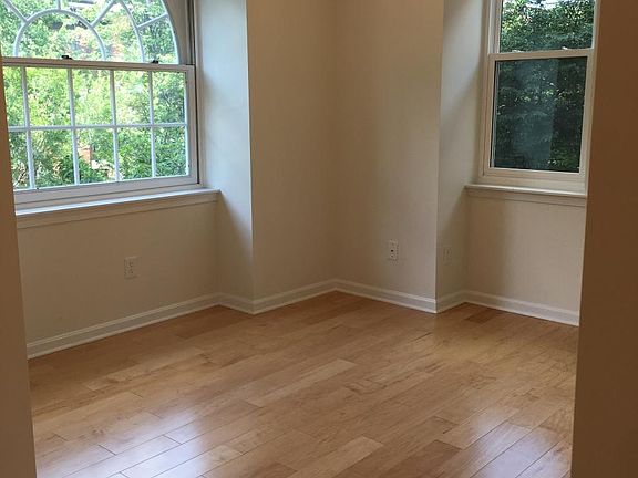 2nd bedroom/den