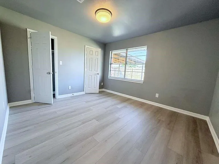 7715 Catalina Ln — Photo 12