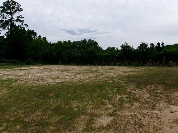 2nd image of 810 Williams Rd