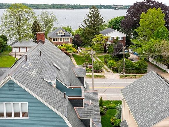 2nd image of 1291 Narragansett Blvd #6