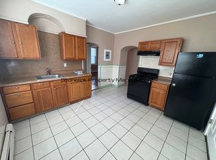 154-158 Regent Ave #1R, Providence, RI 02908