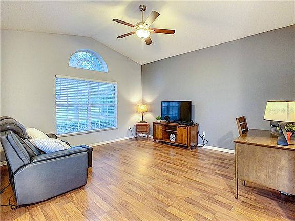 4th image of 4249 Pacifica Dr
