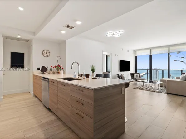 121 NE 34th St, Miami, FL