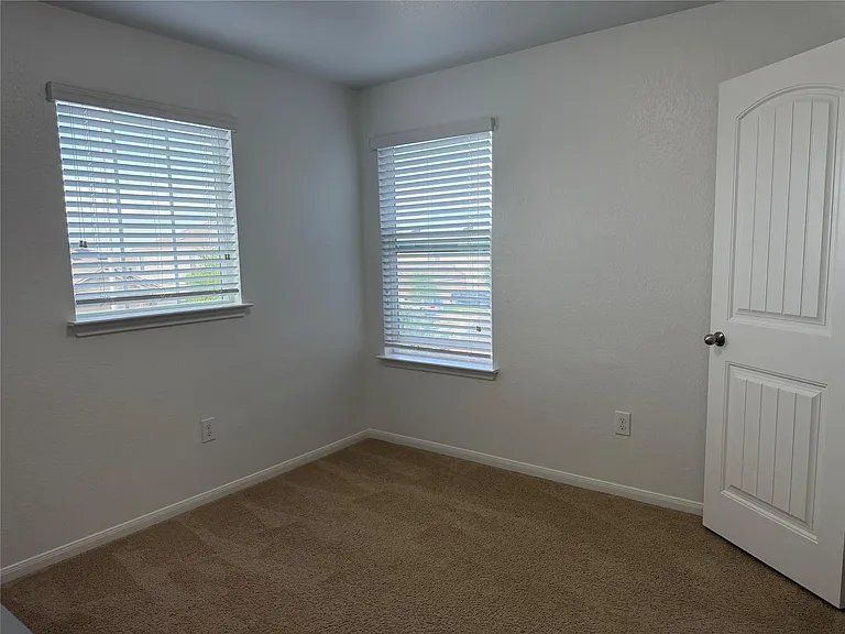 12111 Riprap Dr — Photo 14