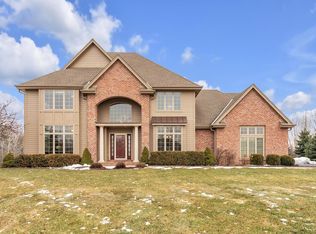 11154 N Sutton Ridge Dr, Mequon, WI 53097