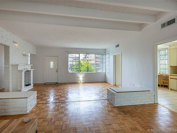 5th image of 85 S Hibiscus Dr #0