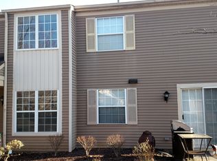 25 Privet Ln, Northfield, OH 44067