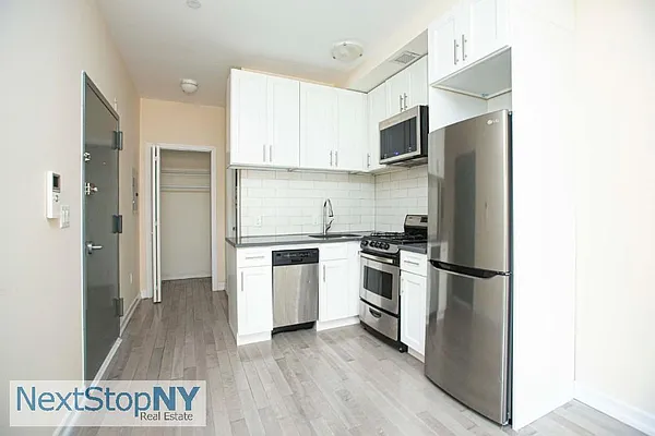 Rented by NextStopNY | media 12