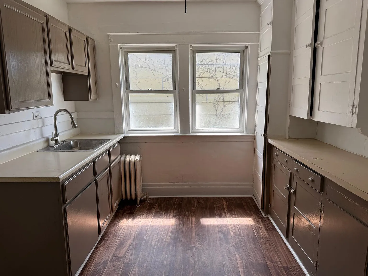 3 bed, 1324 sqft, $1,200 — Photo 2
