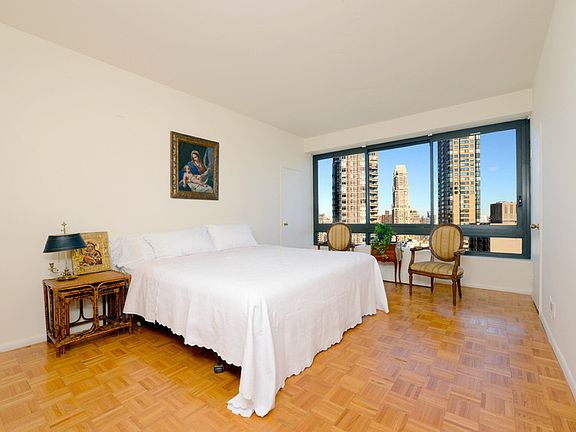 5th image of 167 E 61st St APT 34E