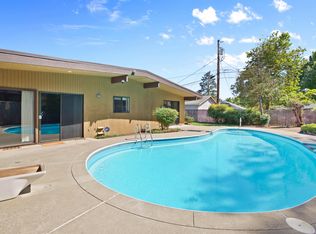 1496 NW Highland Ave, Grants Pass, OR 97526