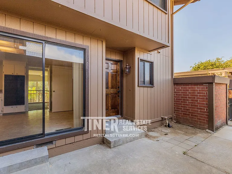 8708 Bluff Ln — Photo 23