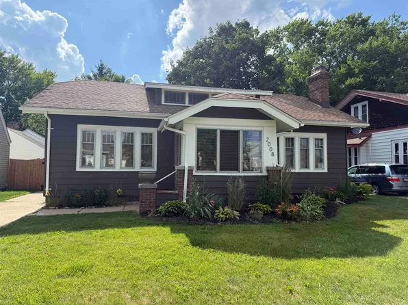2008 Melrose St, Rockford, IL 61103