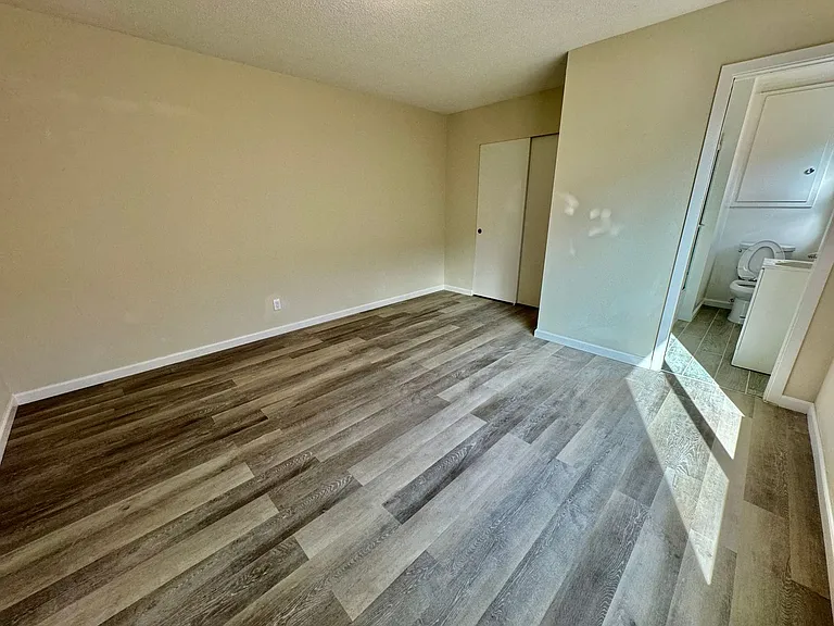 543 Buena Vista Ave West — Photo 9