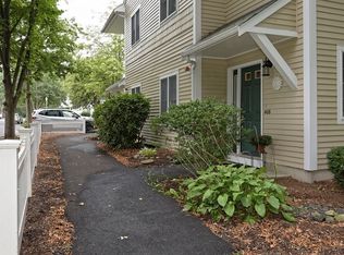 125 Highland St APT 406, Taunton, MA 02780
