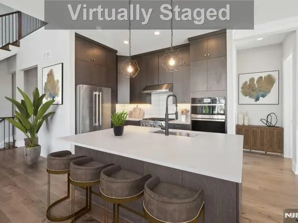 11 Muirfield Dr, River Vale, NJ 07675