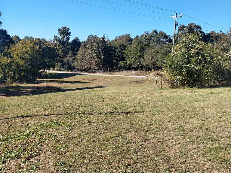 3576 Wildcat Bridge Rd — Photo 3