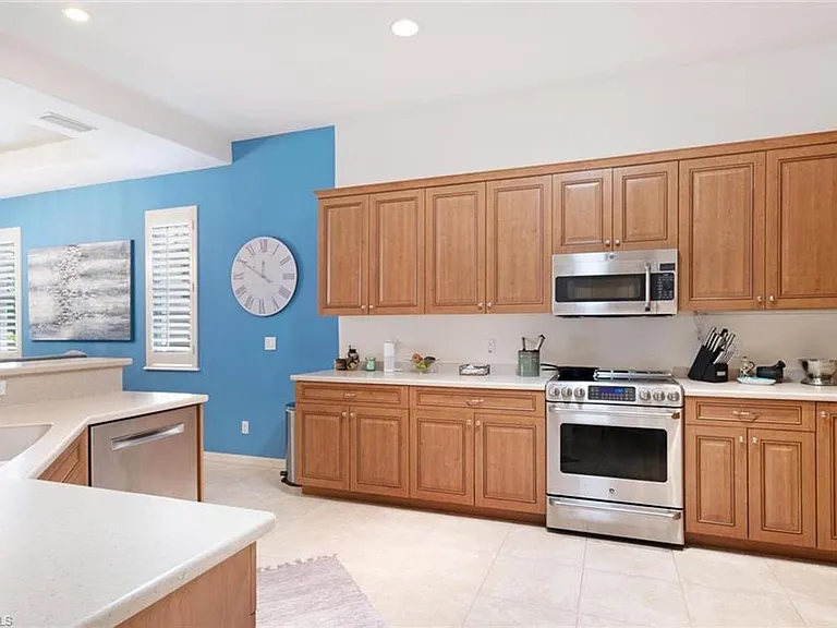 10784 Fieldfair Dr — Photo 3