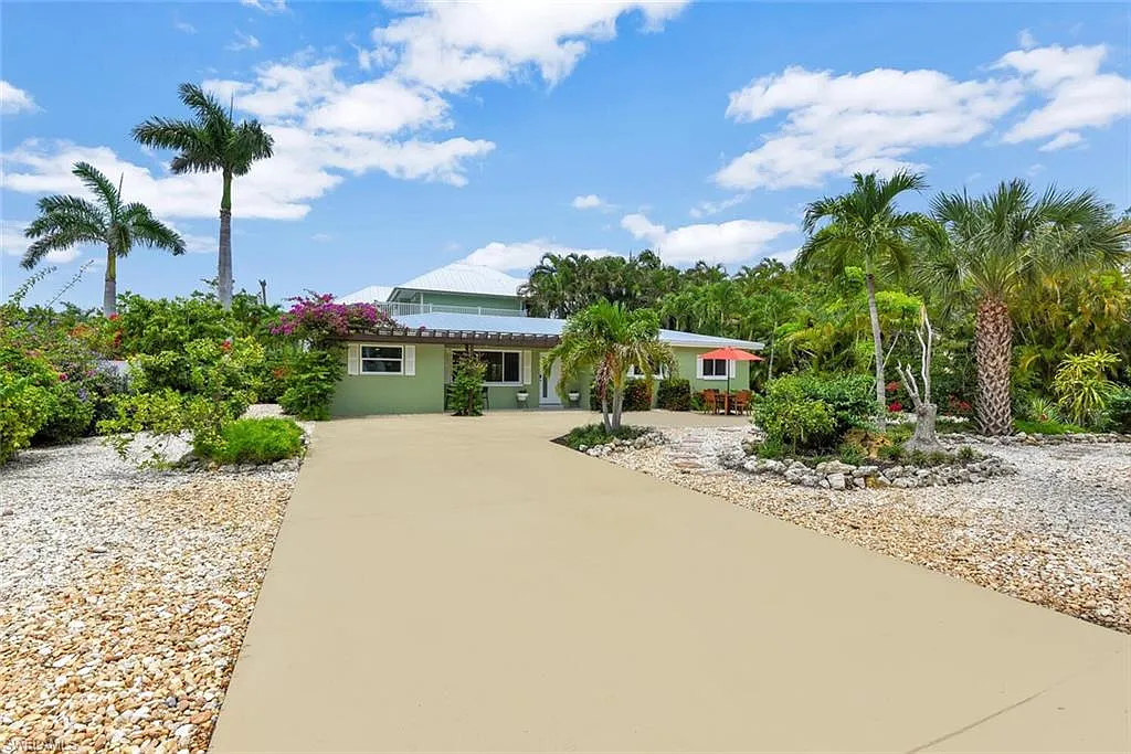 3 bed, 2.0 bath, 1384 sqft, $16,000 — Photo 4