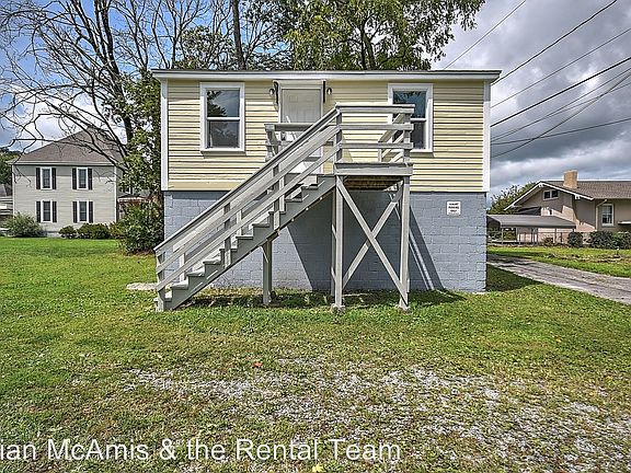 2nd image of 905 1/2 Hill St