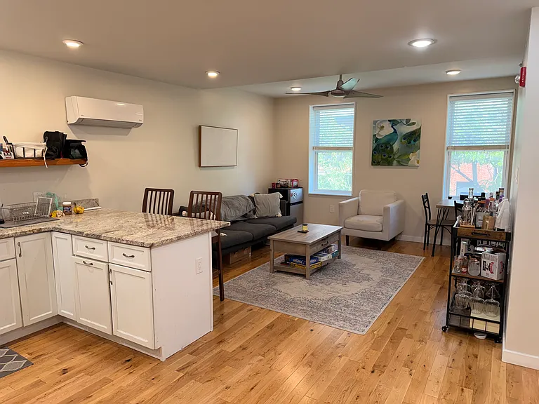 1120 Walnut St #3F — Photo 4